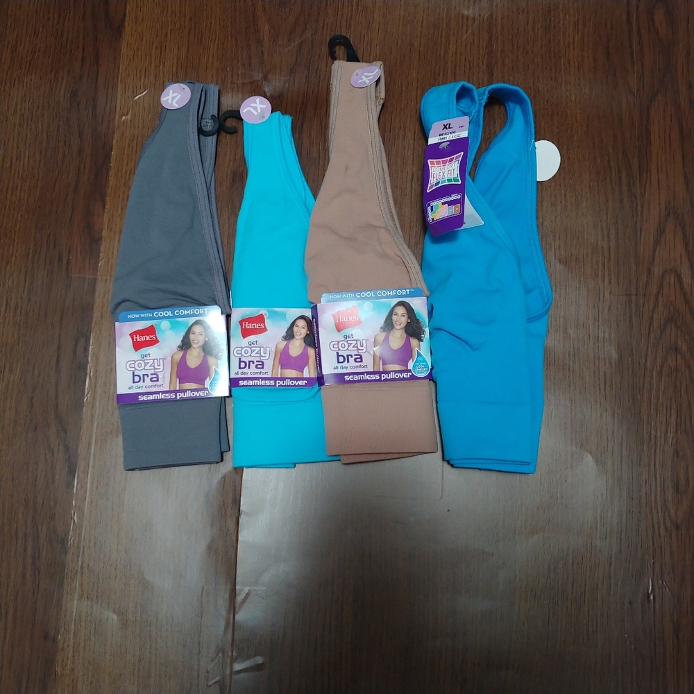 NWT set of 4 Seamless Wireless Pull on Bras